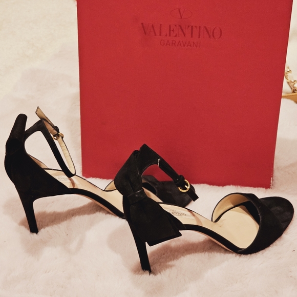 Suede Valentino heels with signature bow - Picture 3 of 7